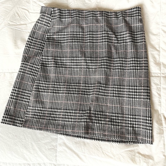 H&M Plaid bodycon skirt - Picture 1 of 4